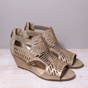 Liz Claiborne Champagne Open Toe Wedge Heels Sandals Zipper Size 5 W Wide